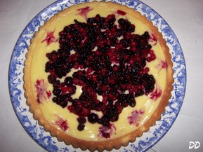 Crostata alla crema e frutti di bosco