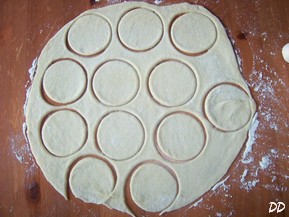 krapfen, bomboloni ripieni di nutella